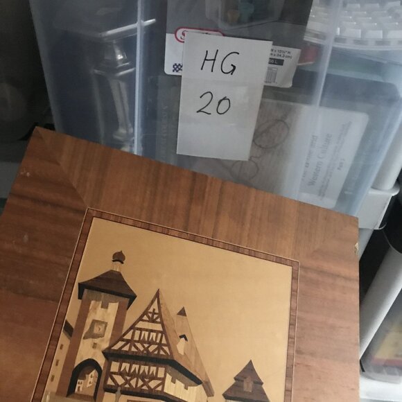 Handcrafted Wood Marquetry Wall Plaque Featuring German City Scene - Picture 8 of 8